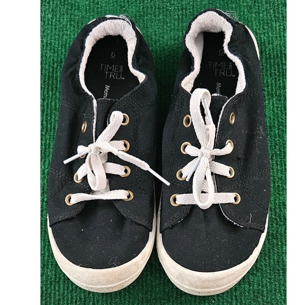 Time and Tru Black Canvas Sneakers Slip On Lace Up Casual Shoes Girl's size 6
